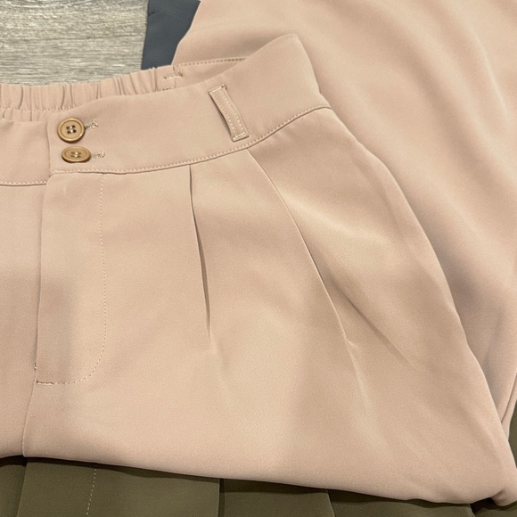 Worn Once!! Set of 6 High Waisted Zipper Pocket Shirred Straight Leg Work Pants - Picture 9 of 12